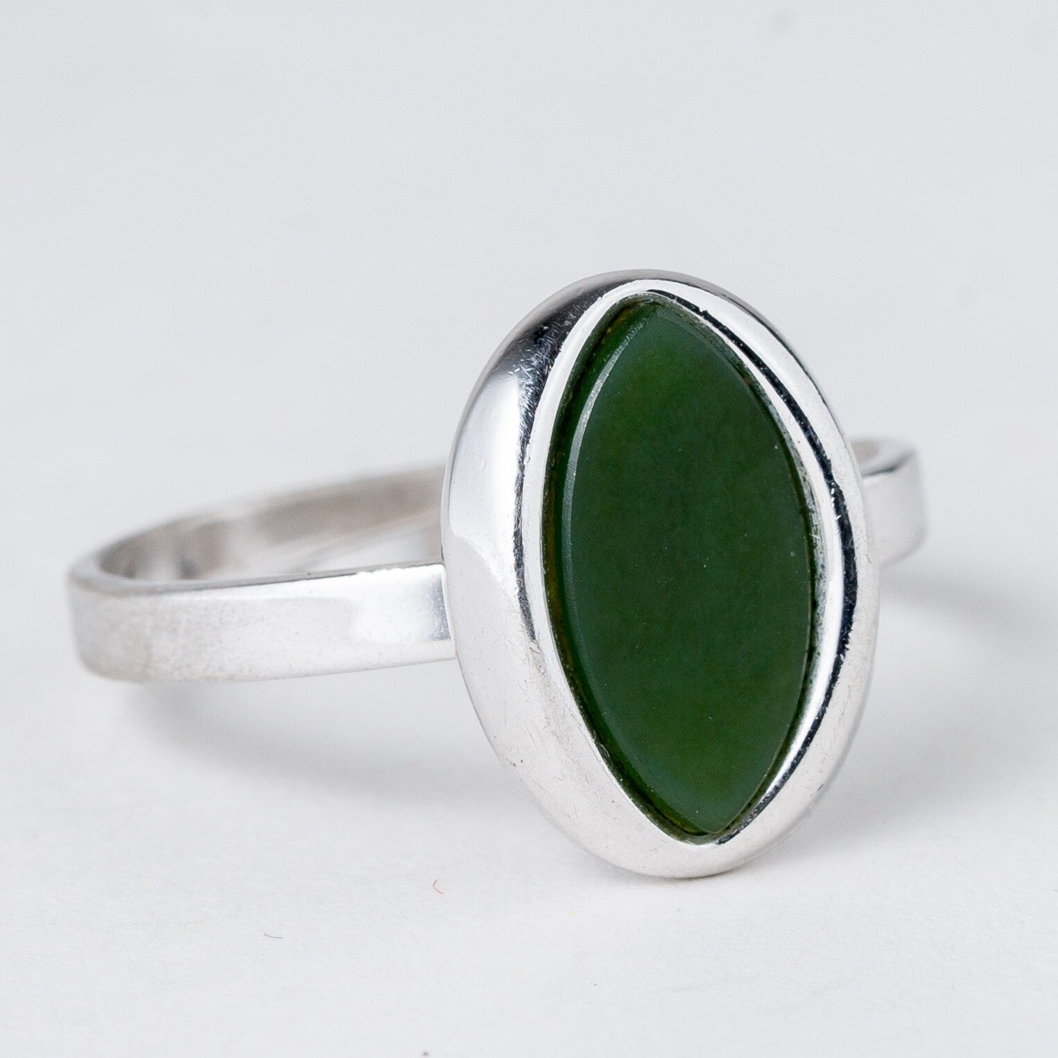 Silber Ring 835 Grüner Stein Größe flexibel ca. 60 3,91 g1