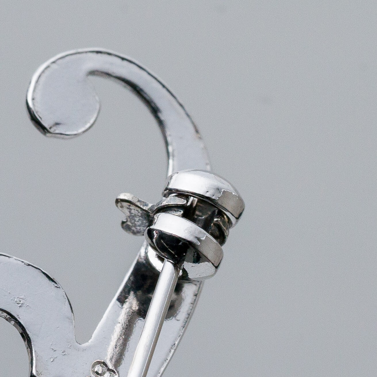 Silber Brosche Spange 835 "J" 2,14 g7