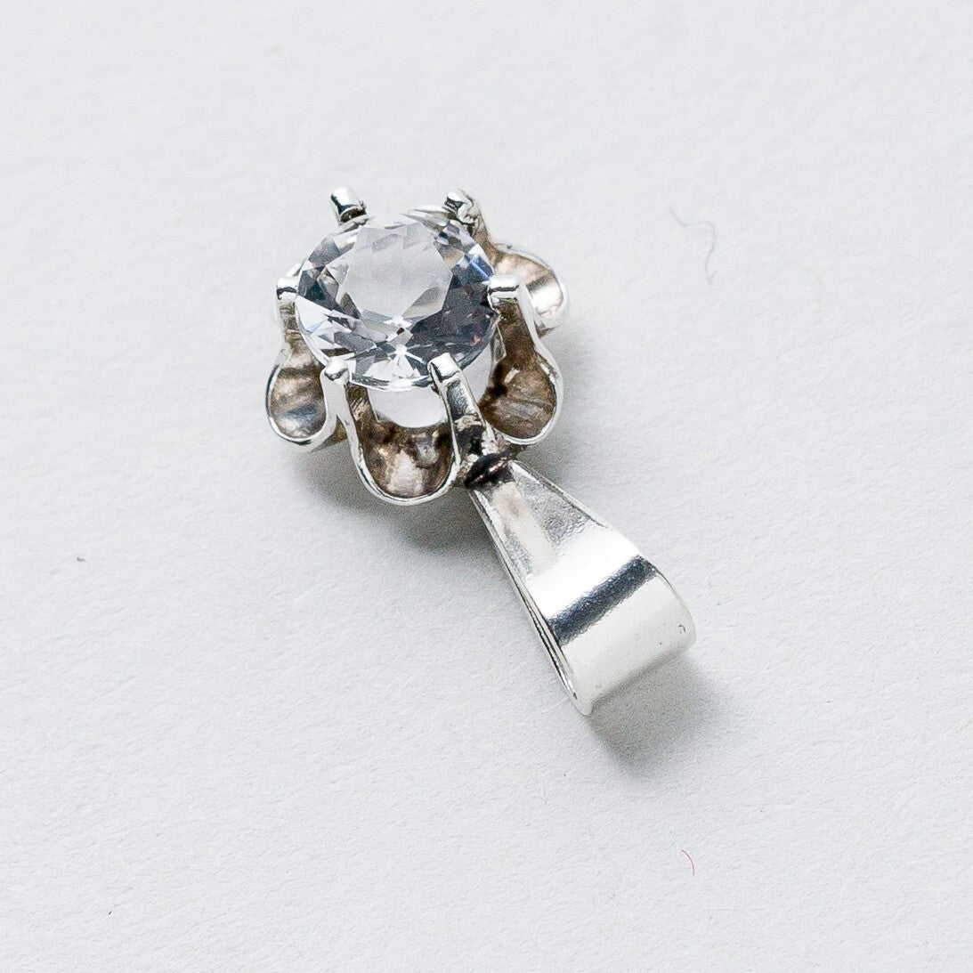 Anhänger 835 Silber Weißer Stein 1,5 cm 0,7 g1