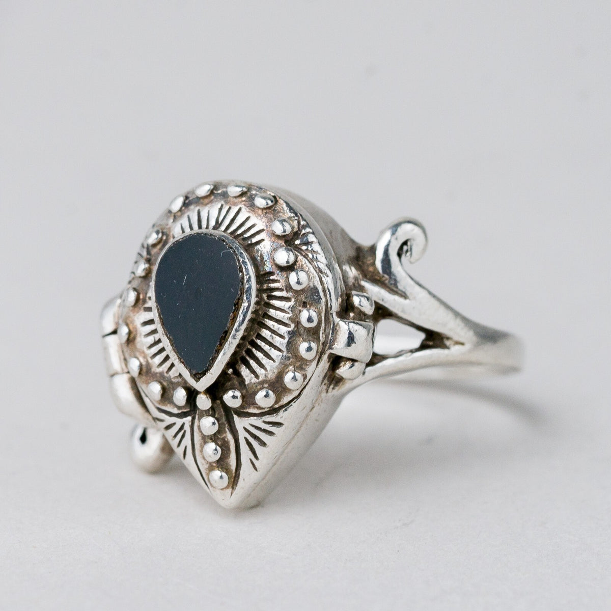 Silber Ring 925 Medaillon Schwarzer Stein Größe 53 (16,8 mm Ø) 4,79 g0