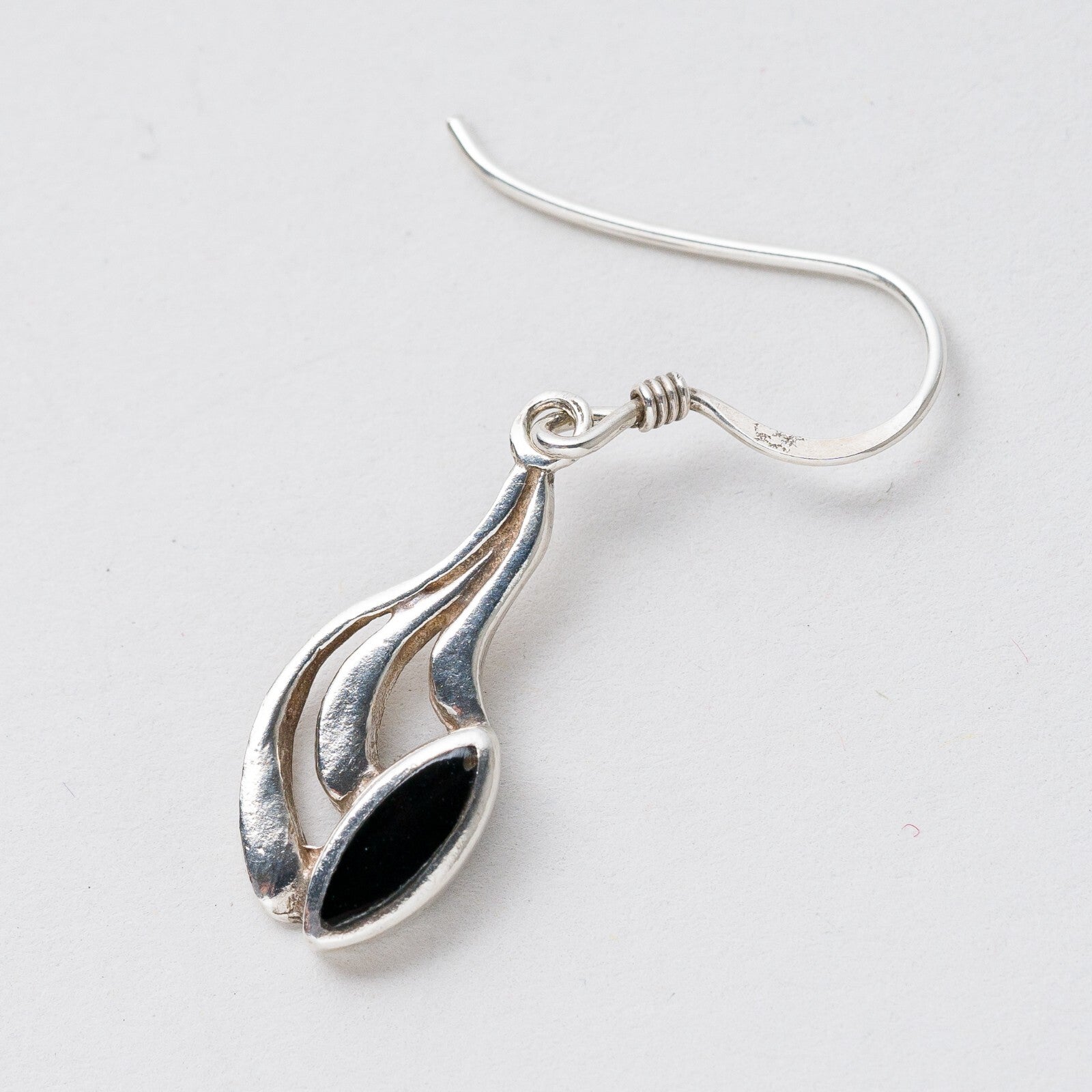 Einzelner Ohrring Hängeohrring Silber Schwarzer Stein 1,4 g0