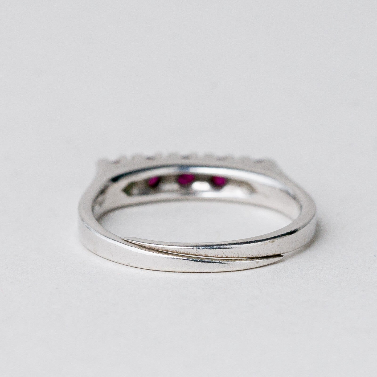 Silber Ring 835 Purpurne Stein Größe flexibel ca. 53 2,45 g2
