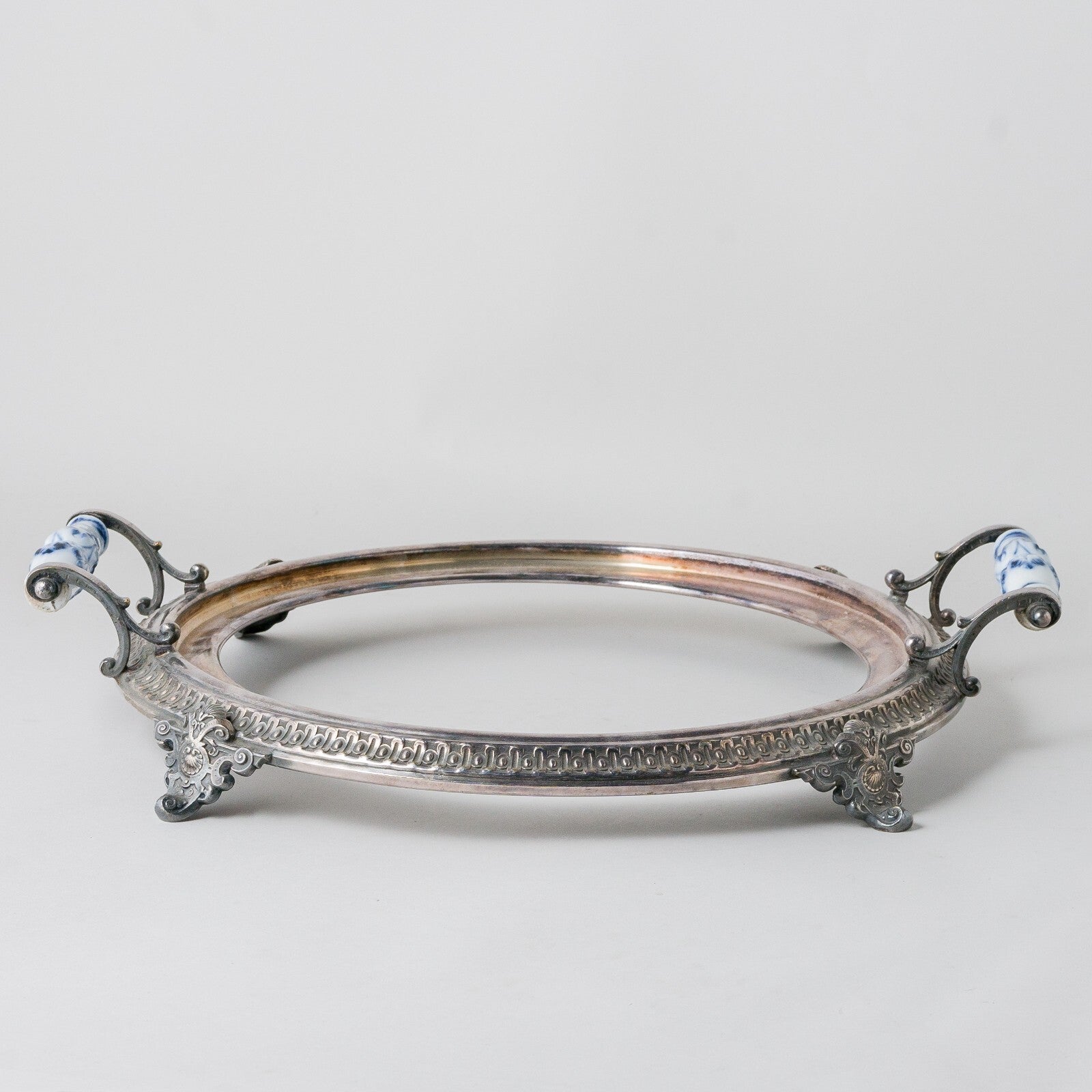Henkeltablett Zwiebelmuster Metall versilbert1