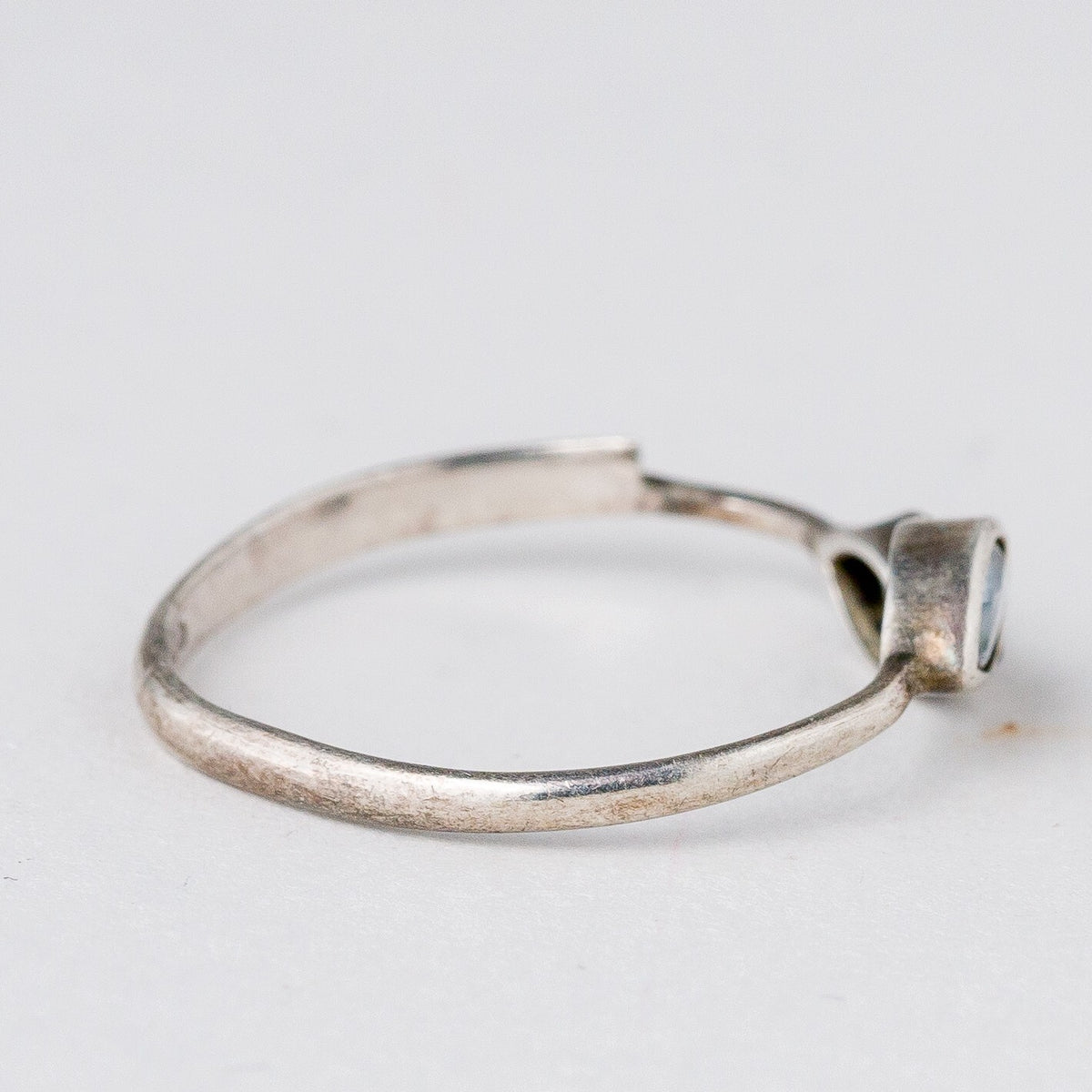 Silber Ring 925 Weiße Steine flexibel ca. 52 0,86 g2