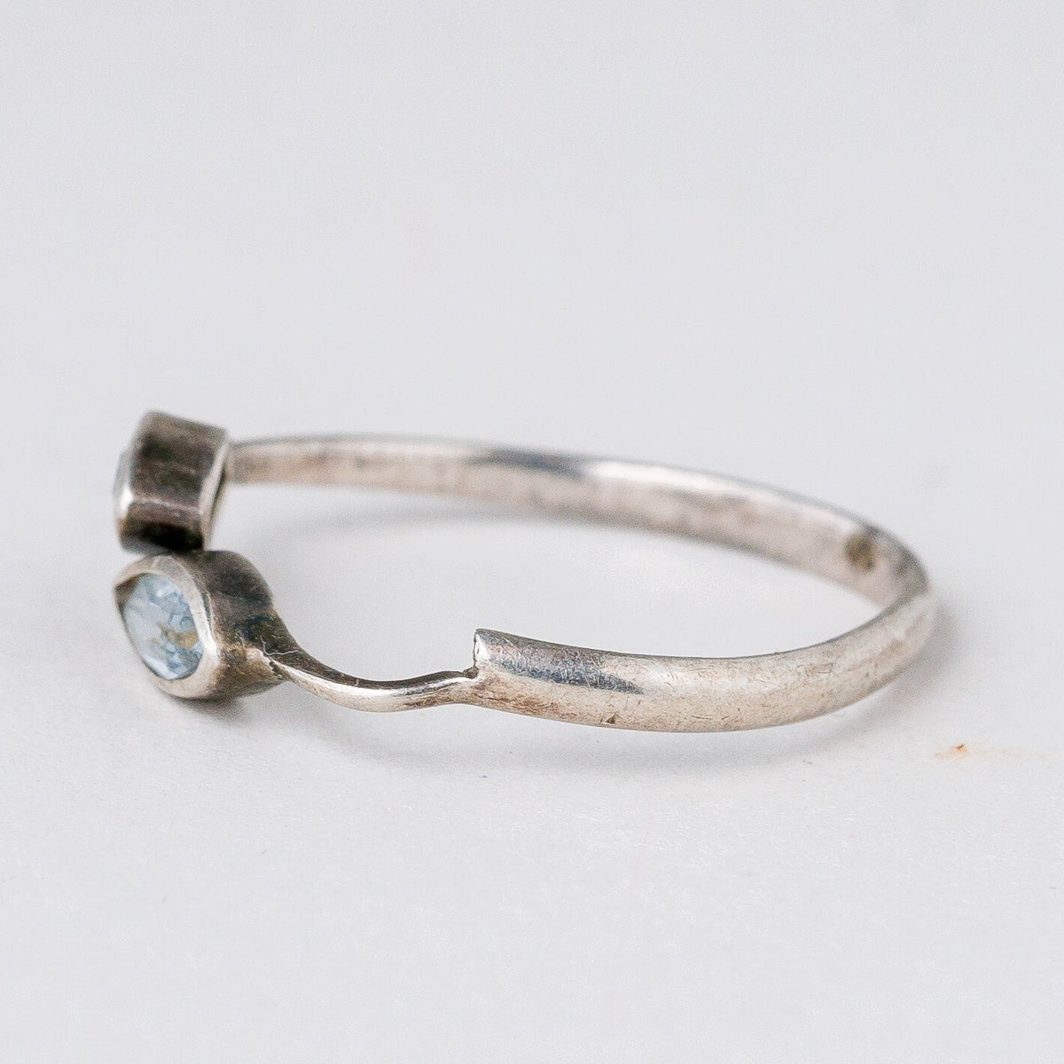 Silber Ring 925 Weiße Steine flexibel ca. 52 0,86 g4