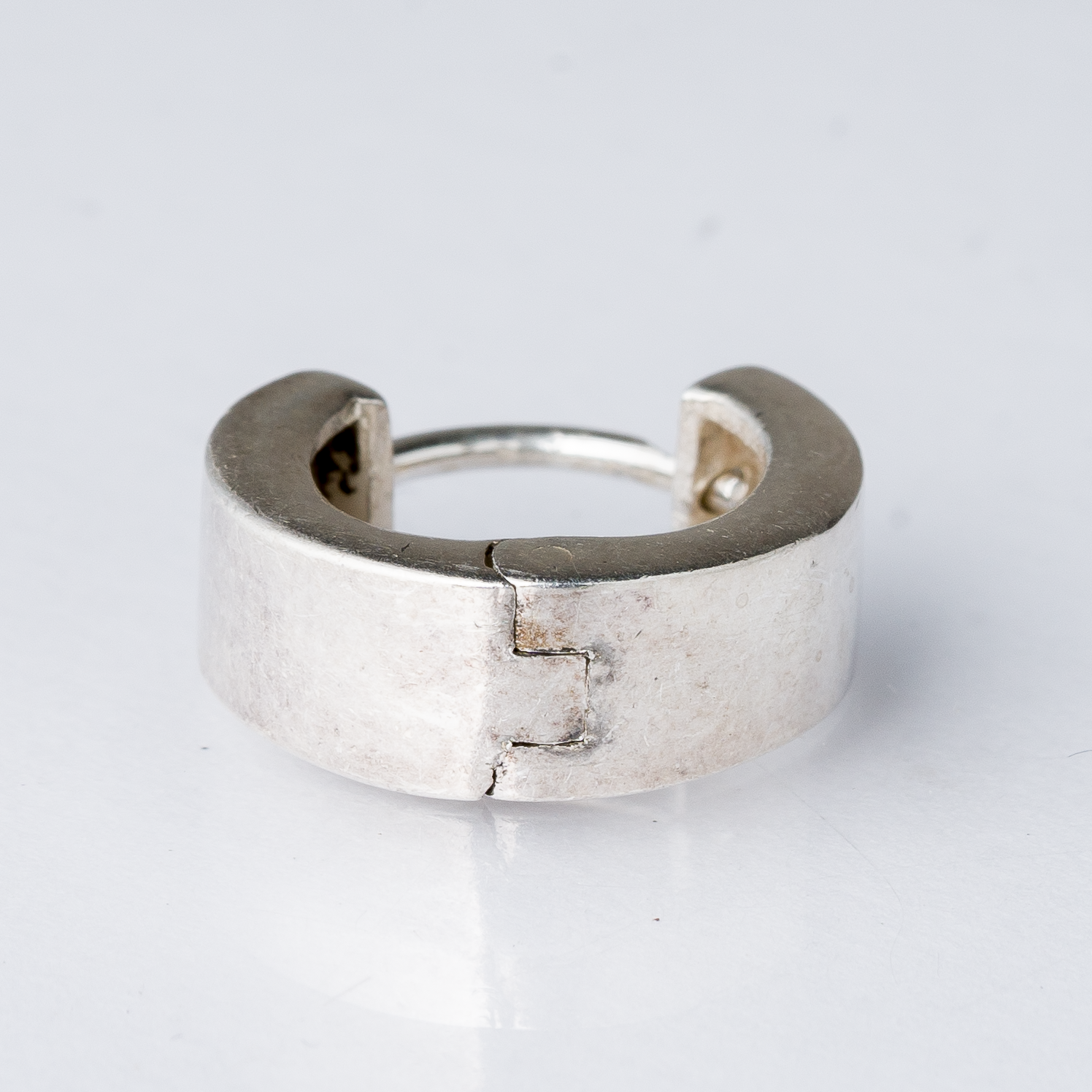 Einzelner Ohrring Huggie Silber 1,62 g4
