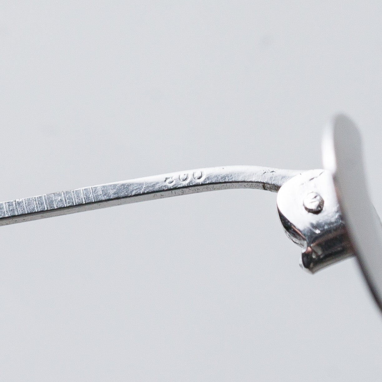 Silber Brosche Spange 800 "E" 2,6 cm 1,46 g6