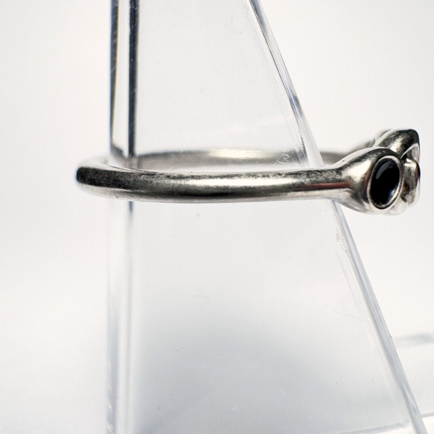 Ring  Silber Größe 53 mit schwarzer Emaille  1,28g5
