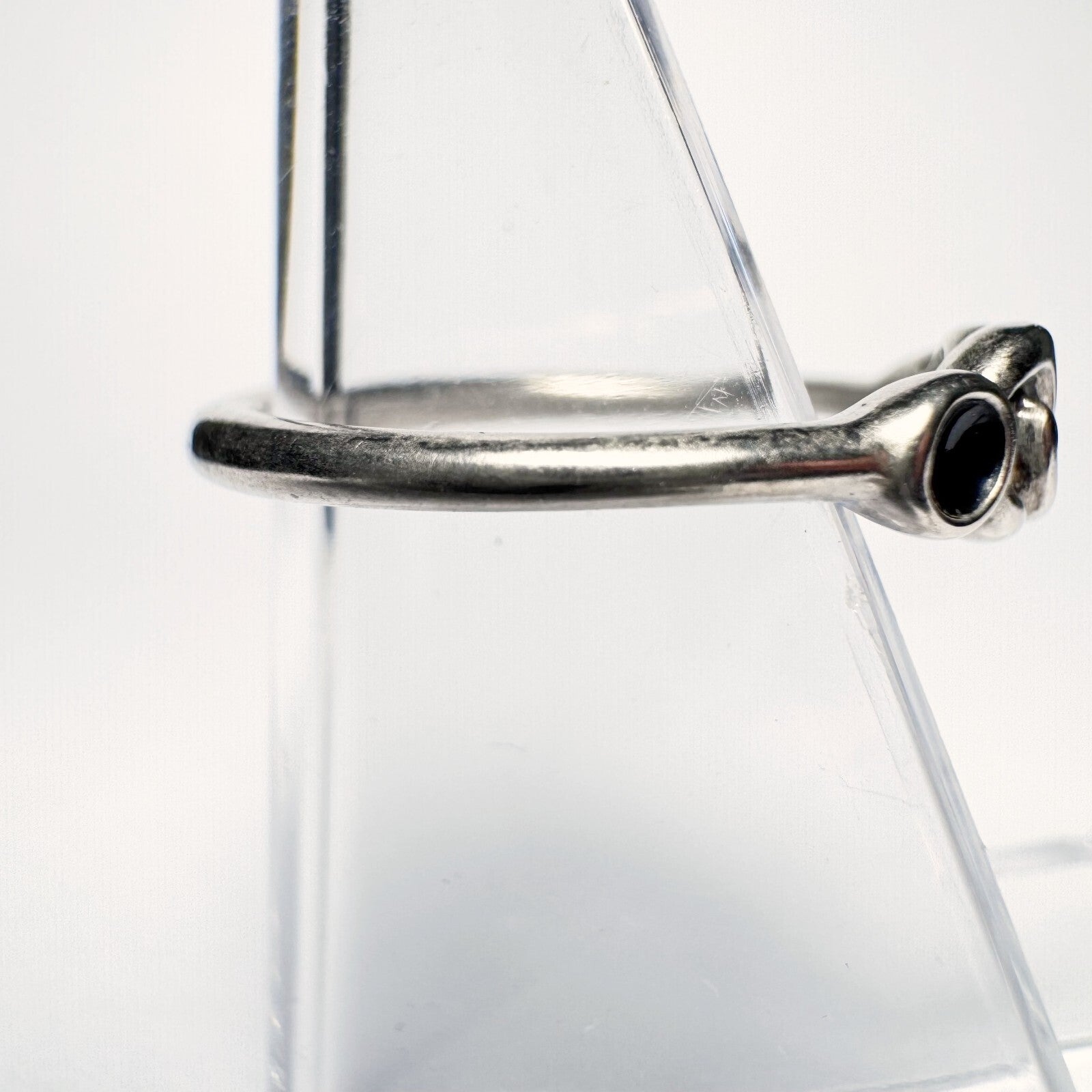 Ring  Silber Größe 53 mit schwarzer Emaille  1,28g5