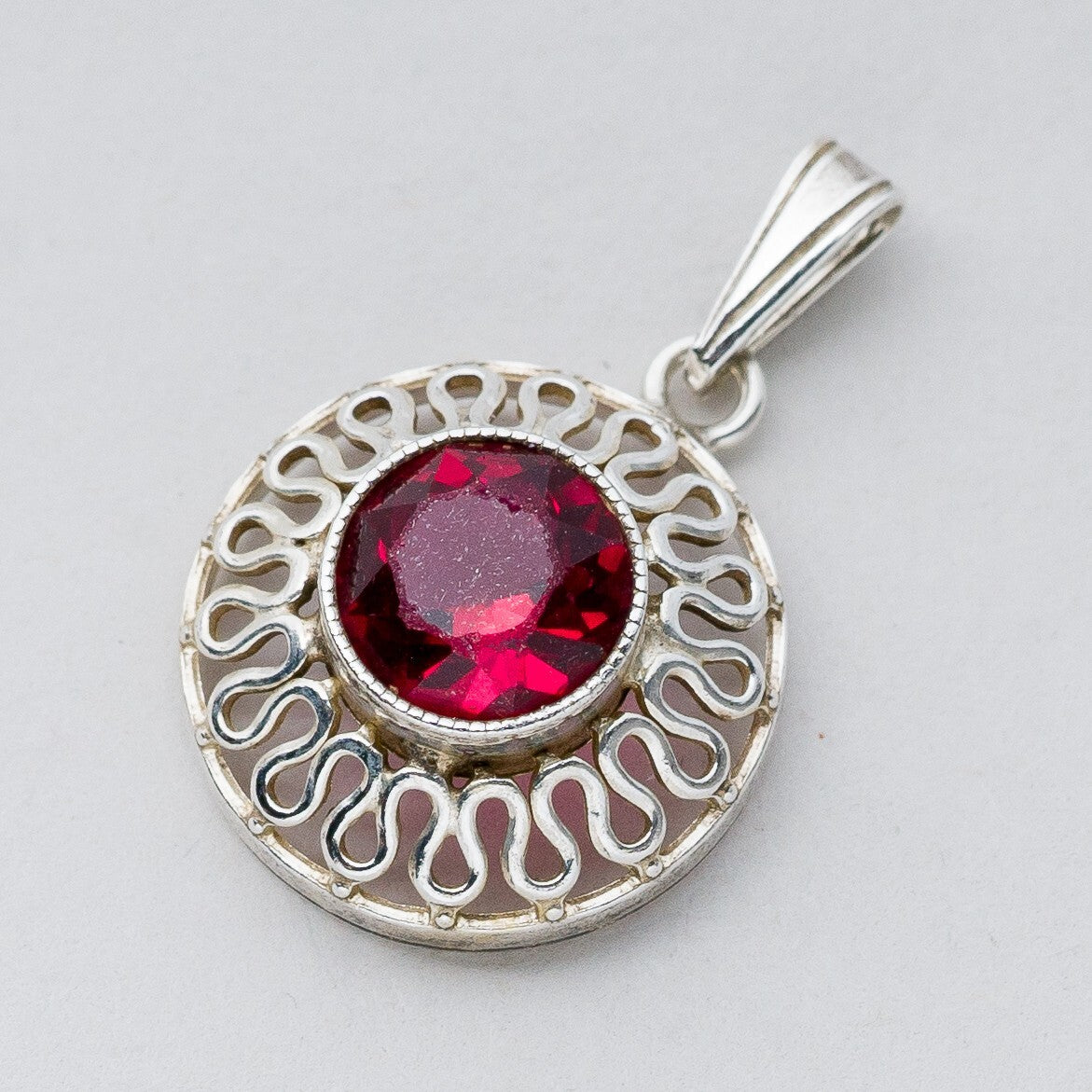Anhänger Silber 835 Roter Stein 2,5 cm 1,71 g0
