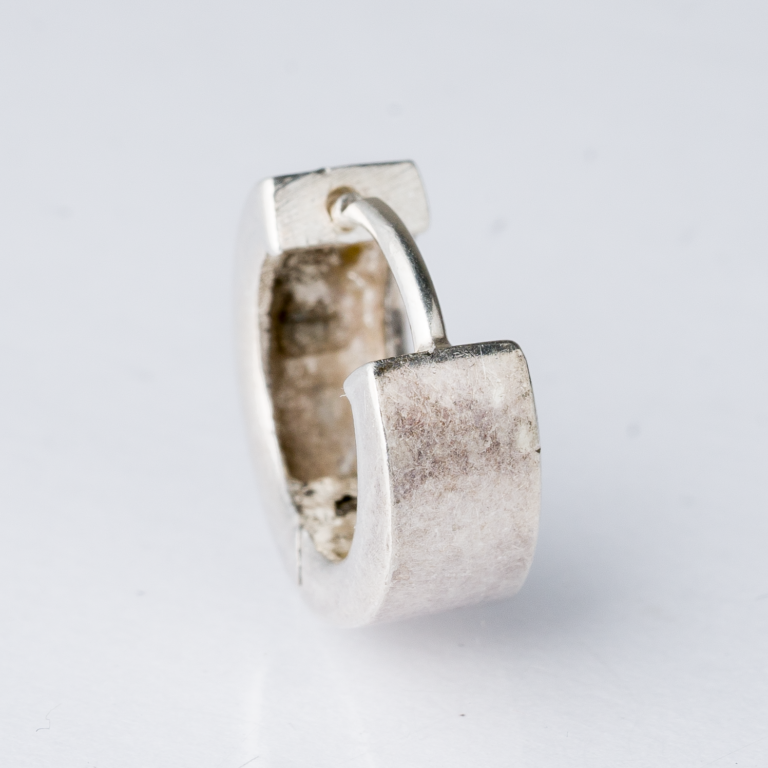 Einzelner Ohrring Huggie Silber 1,62 g1