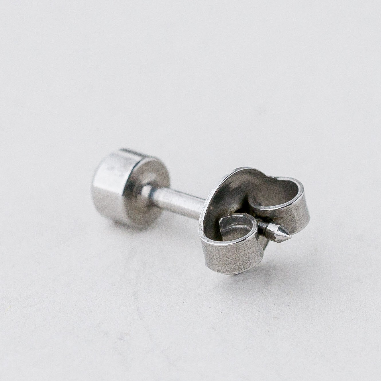 Einzelner Ohrring Ohrstecker Silber Kugel 0,45 g2