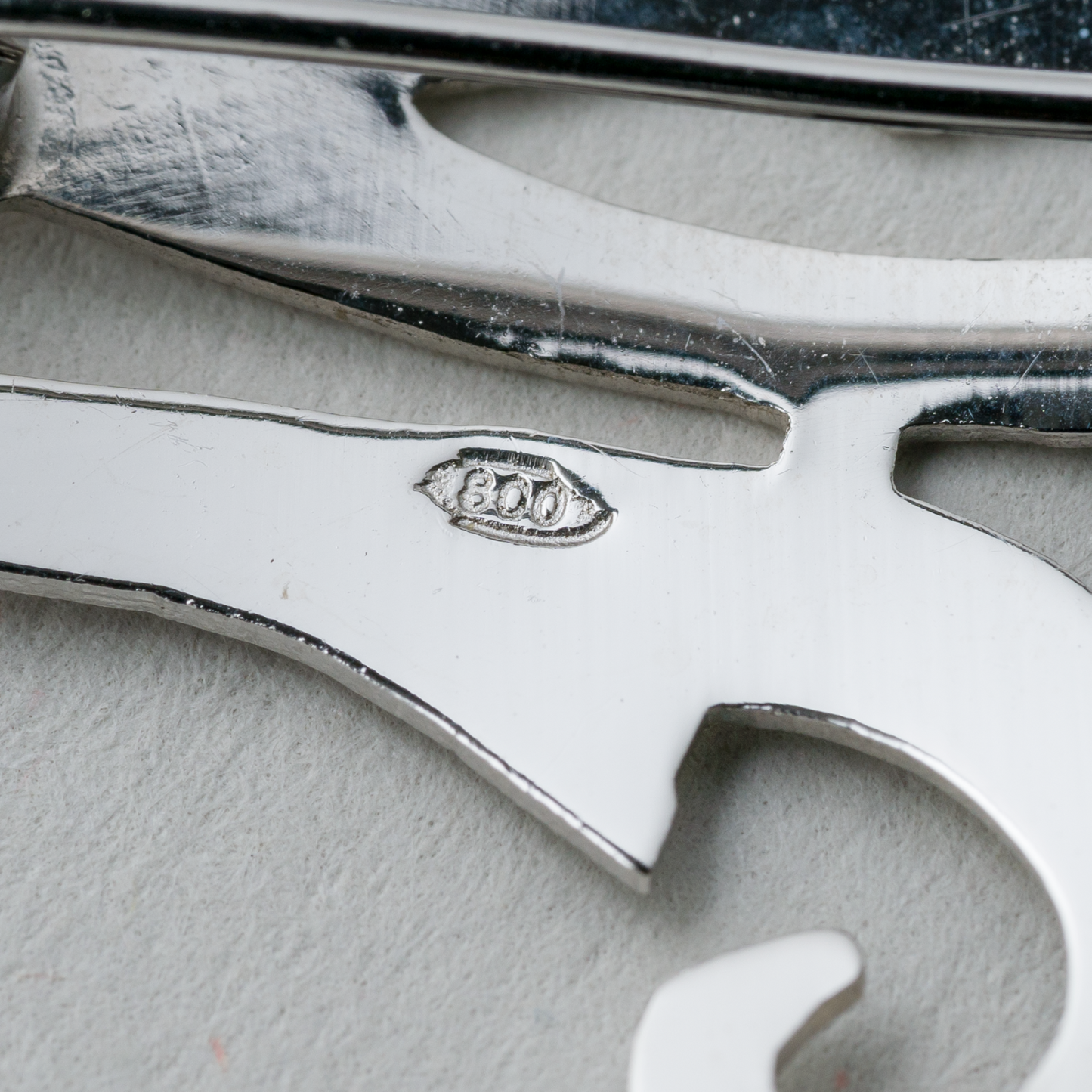 Brosche Monogramm "M" 800er Silber 2,32g2