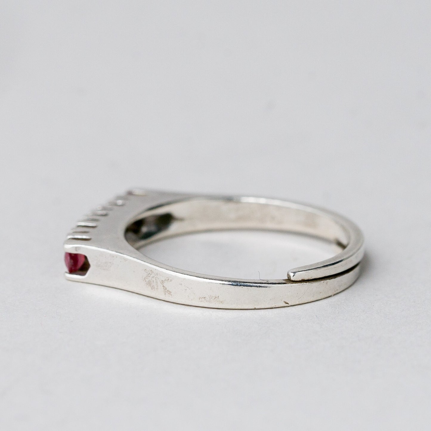 Silber Ring 835 Purpurne Stein Größe flexibel ca. 53 2,45 g1