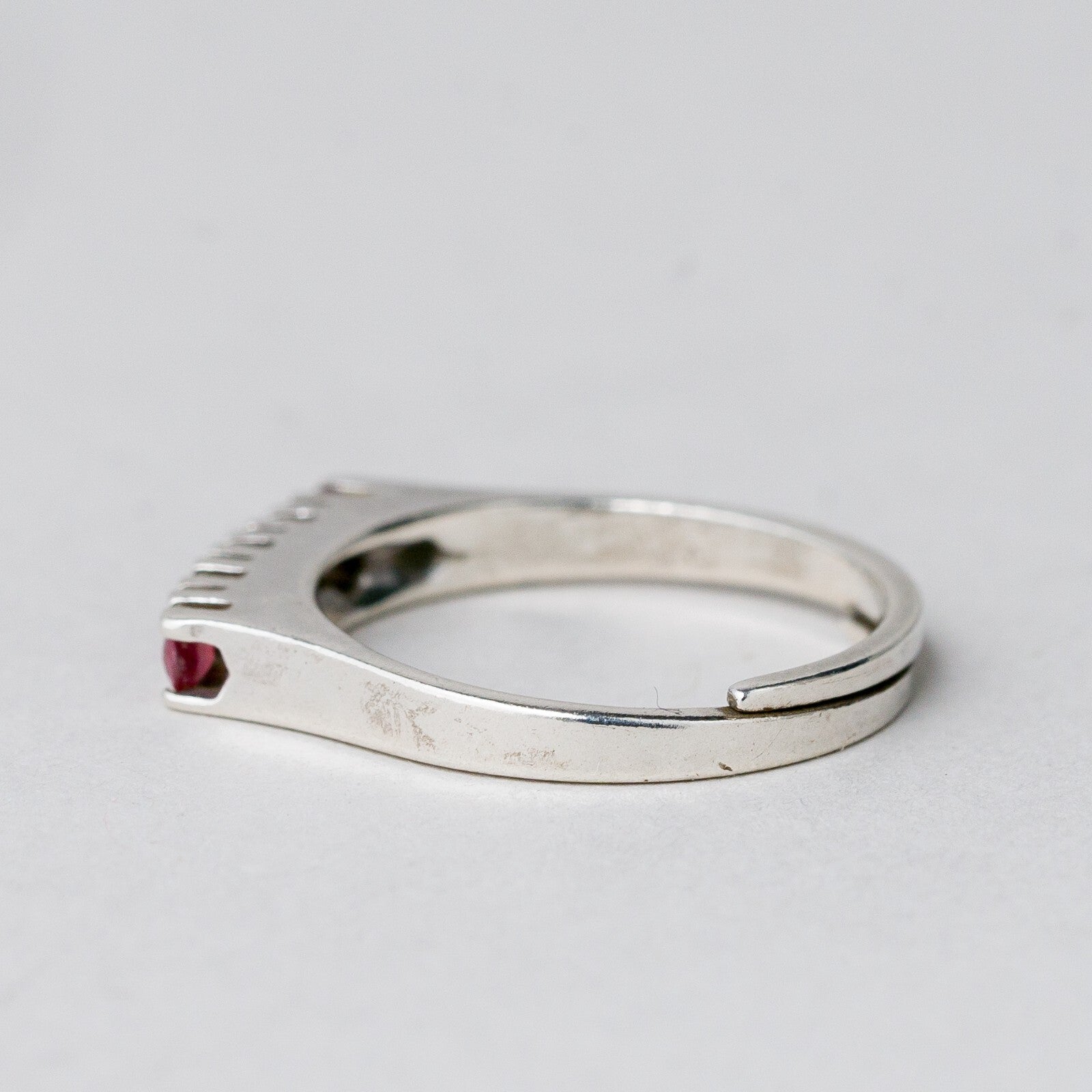 Silber Ring 835 Purpurne Stein Größe flexibel ca. 53 2,45 g1
