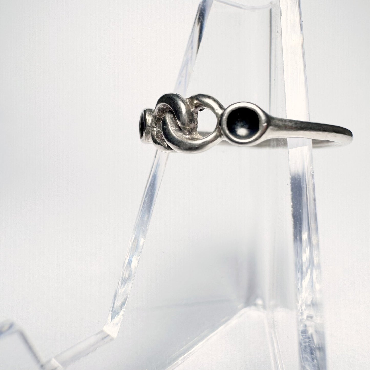Ring  Silber Größe 53 mit schwarzer Emaille  1,28g2