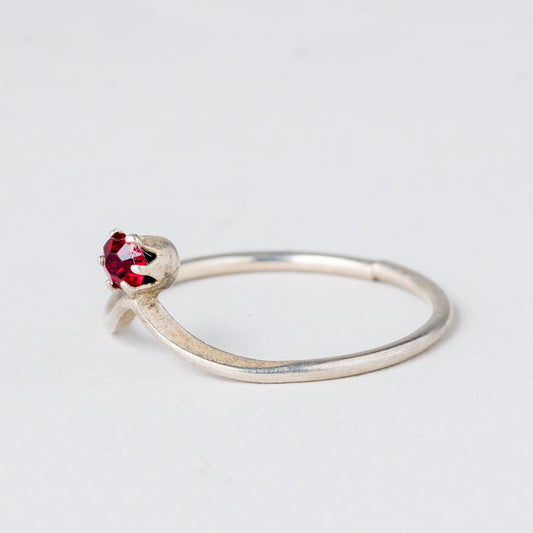 Silber Ring 835 Roter Stein Größe 53 (16,8 mm Ø) 0,82 g0