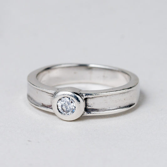 Silber Ring 925 Weißer Stein Größe 55 (17,5 mm Ø) 4,4 g0
