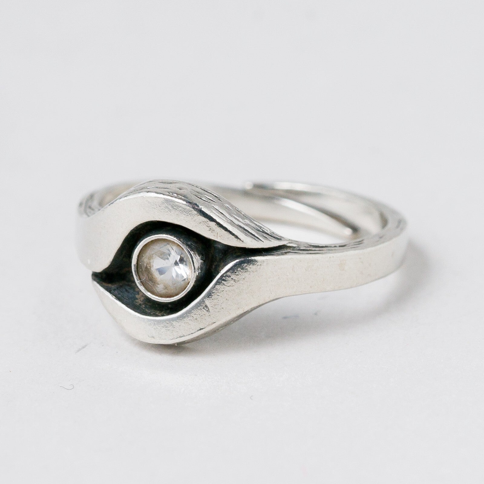 Ring Silber Weißer Stein Größe flexibel ca. 59 3,41 g0