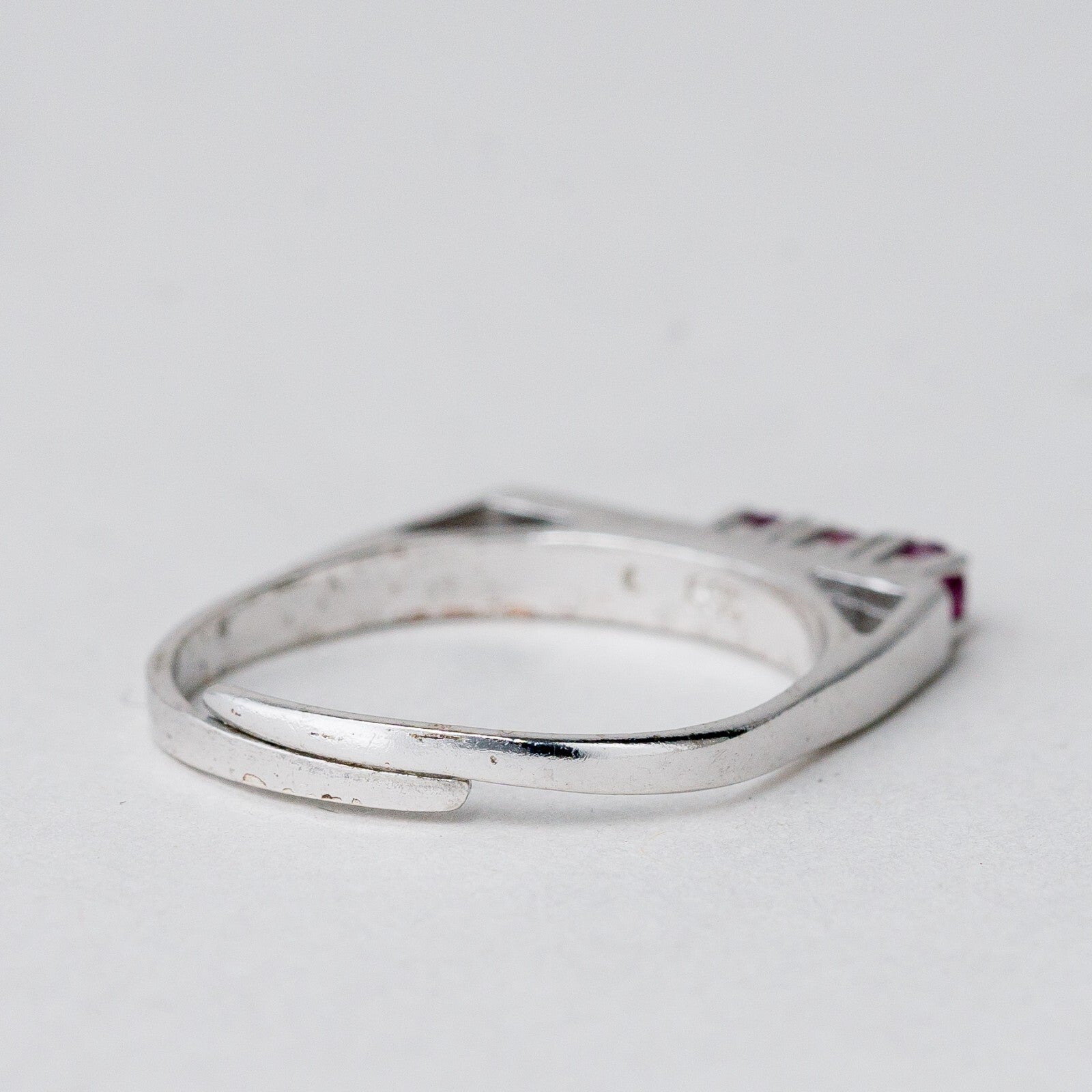 Silber Ring 835 Purpurne Stein Größe flexibel ca. 55 2,23 g3