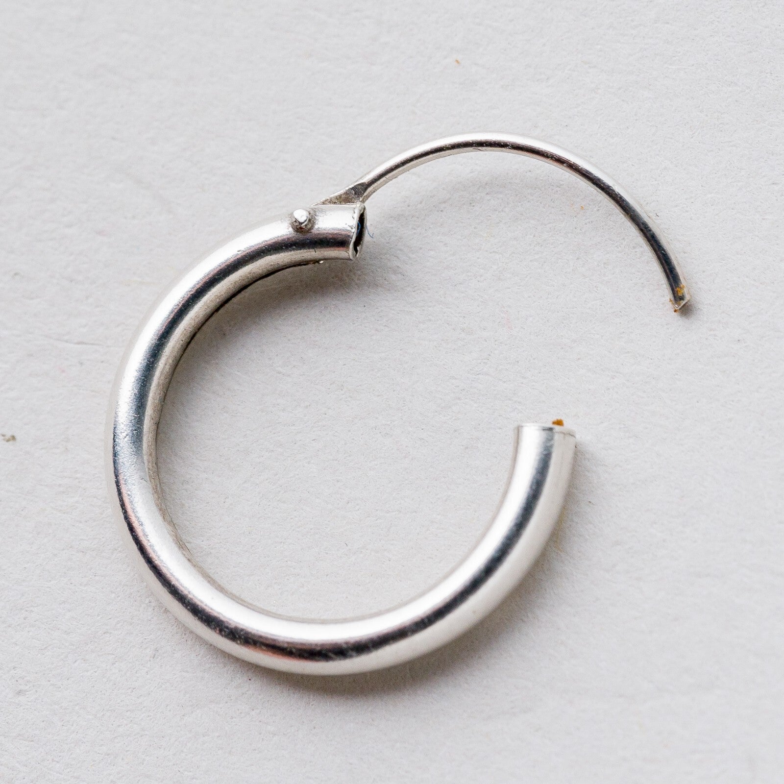 Einzelner Ohrring Creole Silber 0,4 g6
