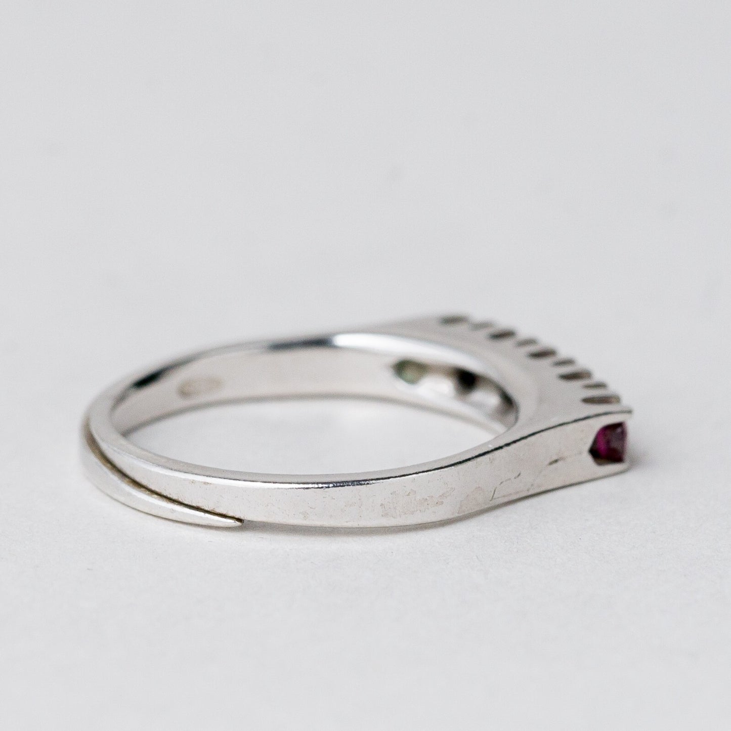 Silber Ring 835 Purpurne Stein Größe flexibel ca. 53 2,45 g3