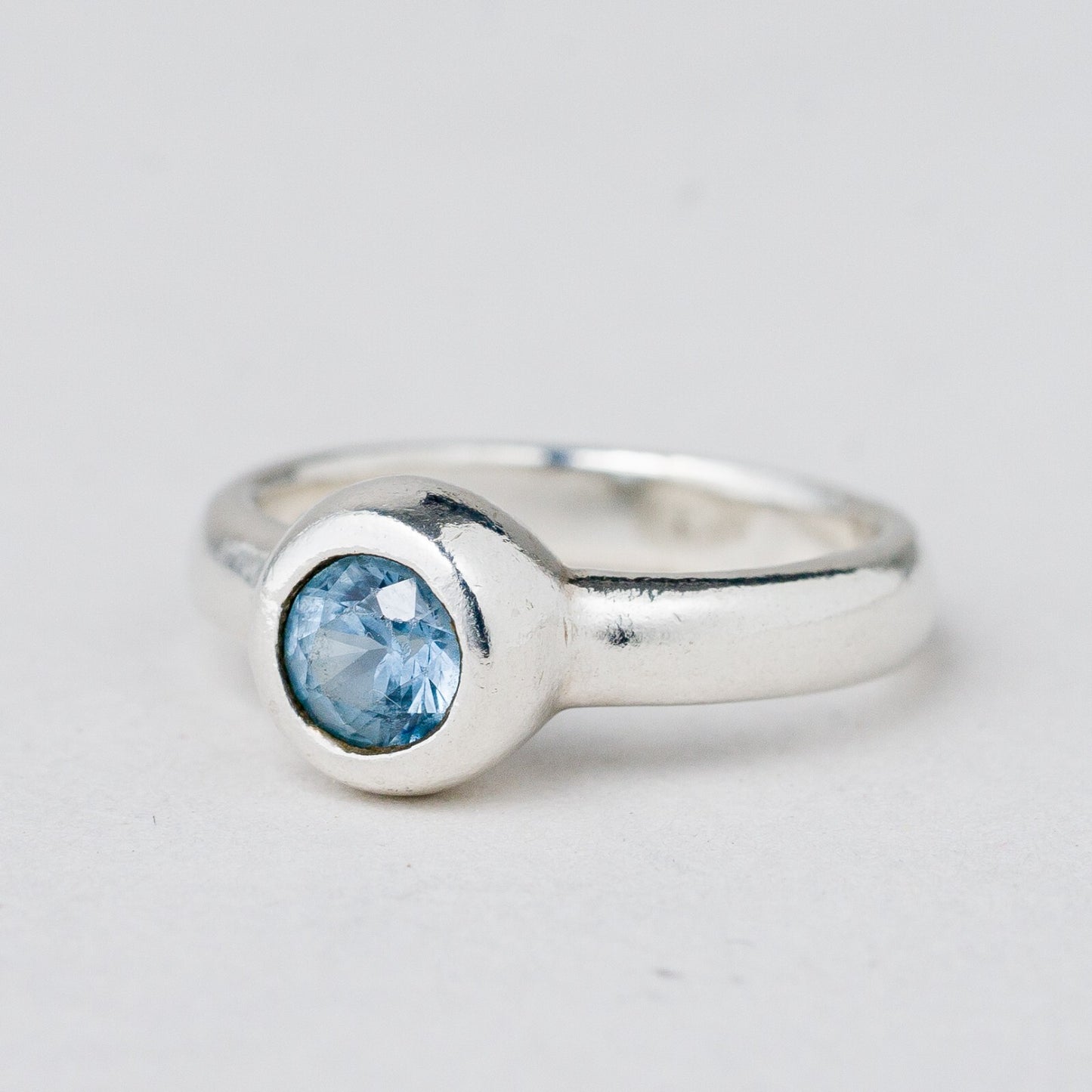Silber Ring 925 Blauer Stein Größe 49 (15,6 mm Ø) 3,81 g0