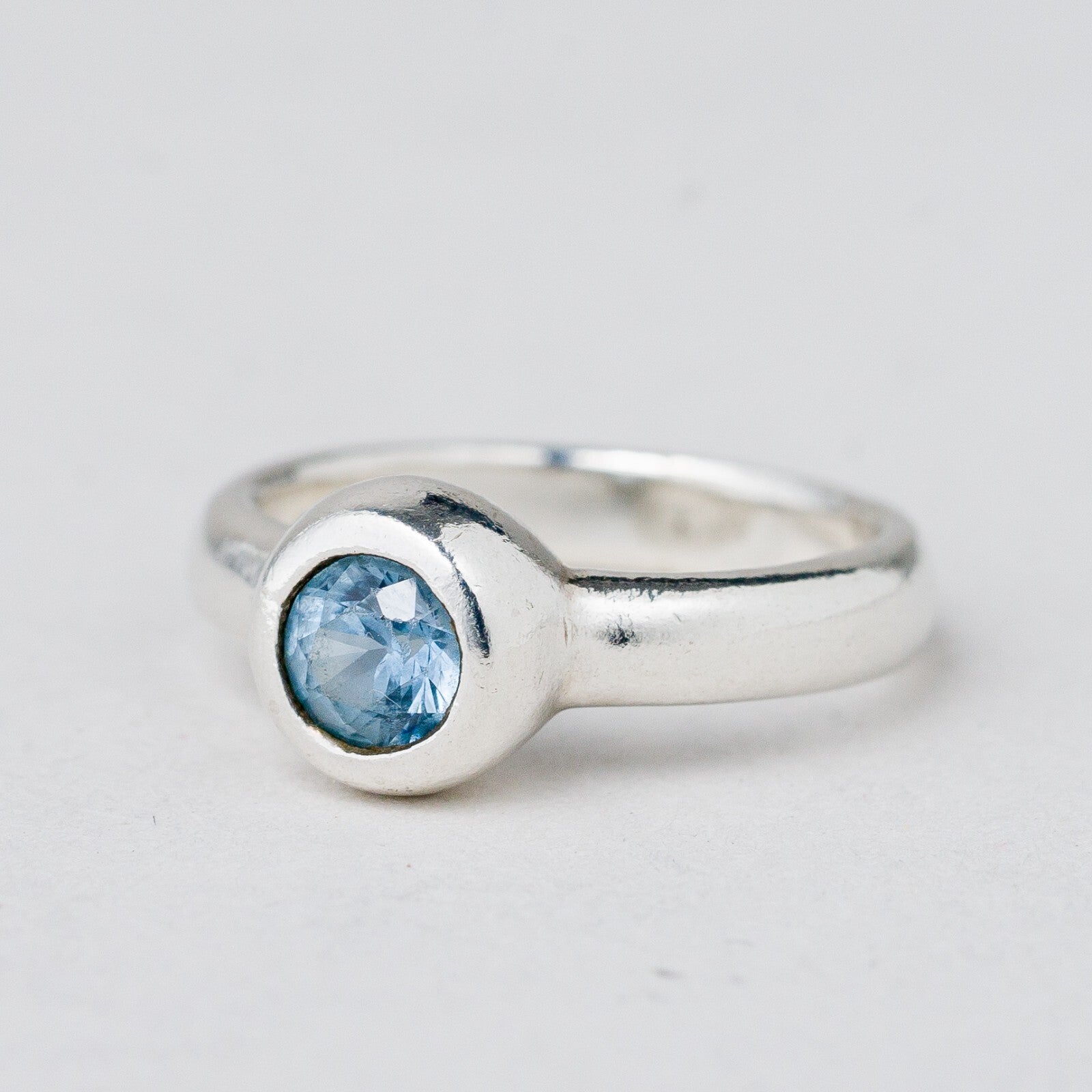 Silber Ring 925 Blauer Stein Größe 49 (15,6 mm Ø) 3,81 g0