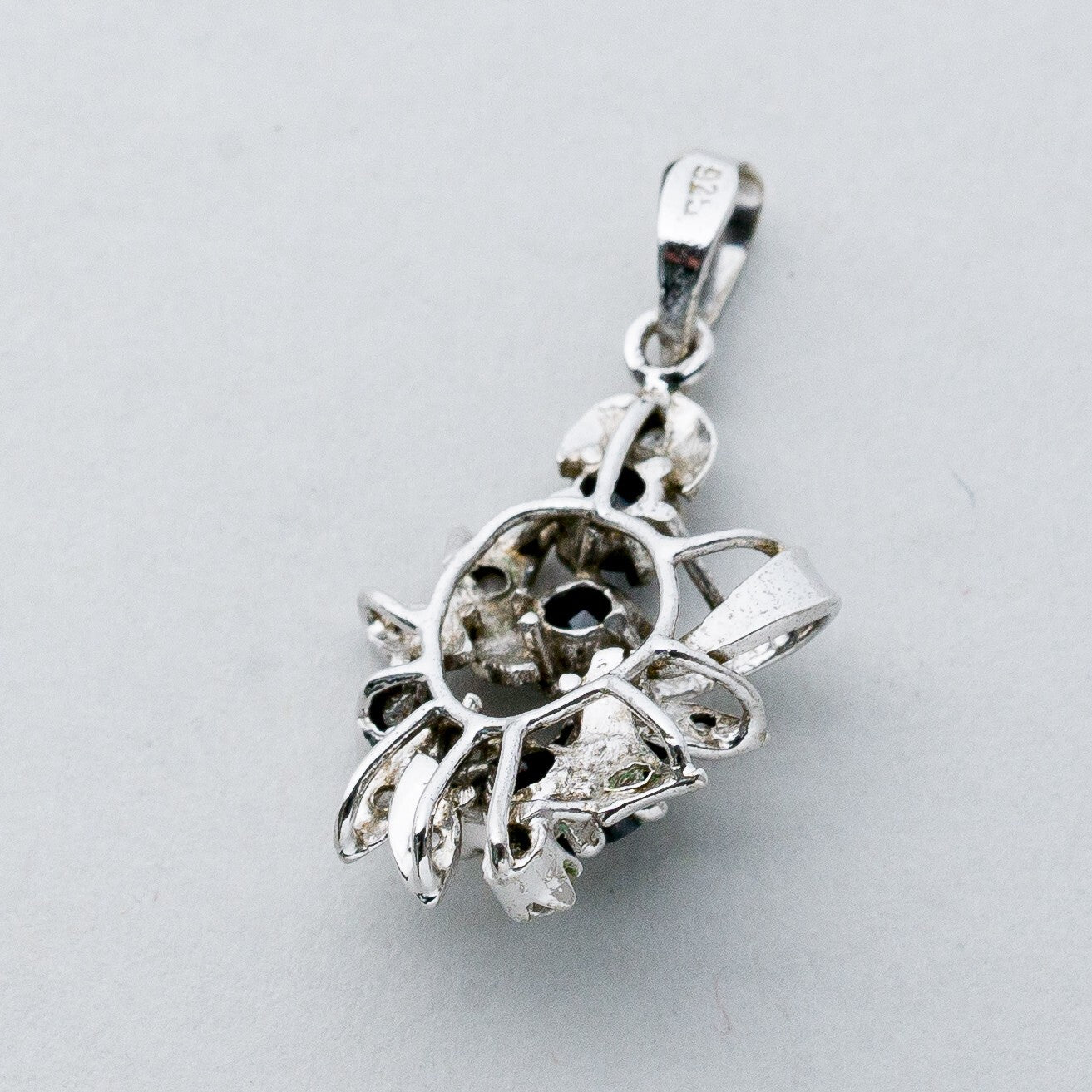 Silber Anhänger Kettenanhänger 925 Schwarze Steine 2,45 g3