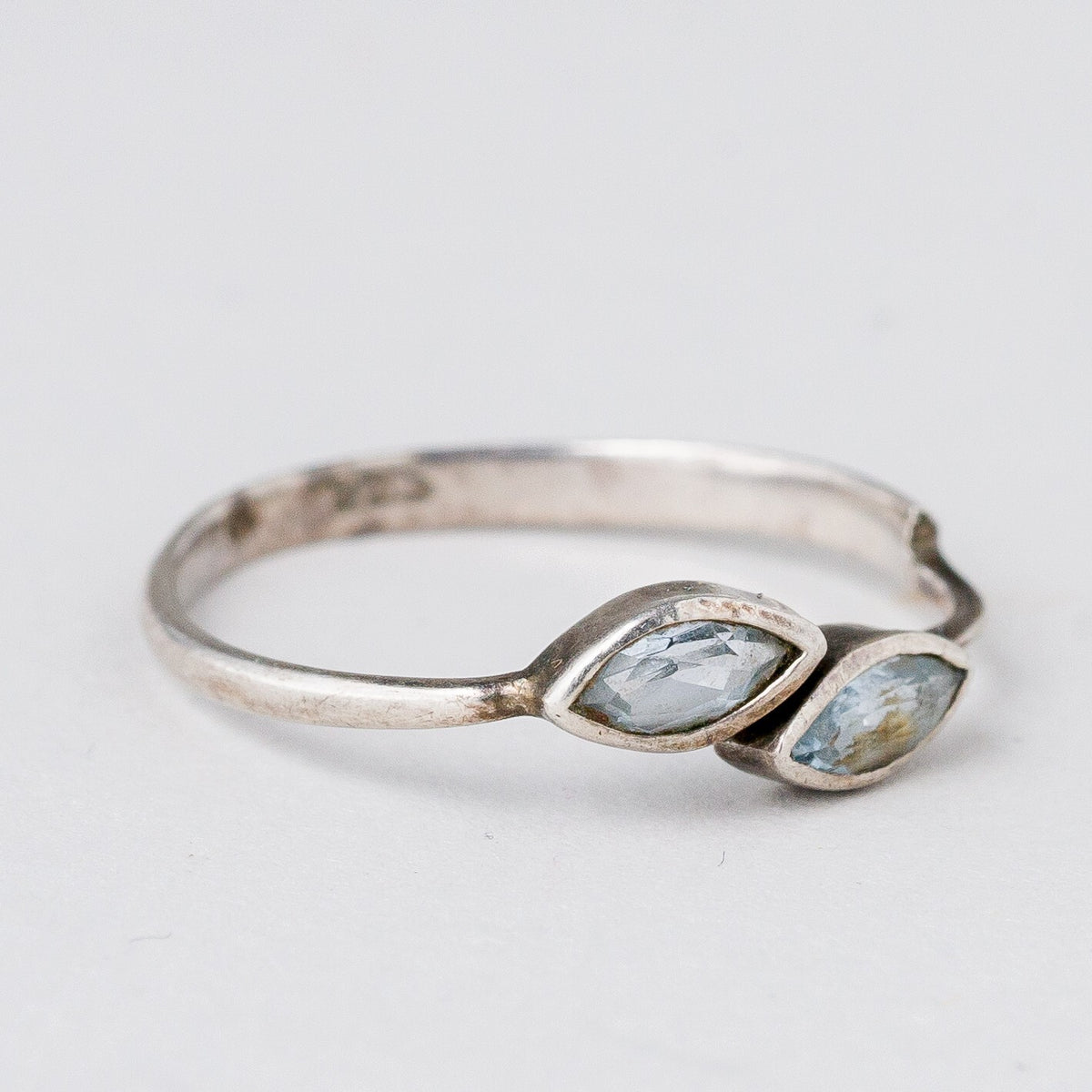 Silber Ring 925 Weiße Steine flexibel ca. 52 0,86 g1