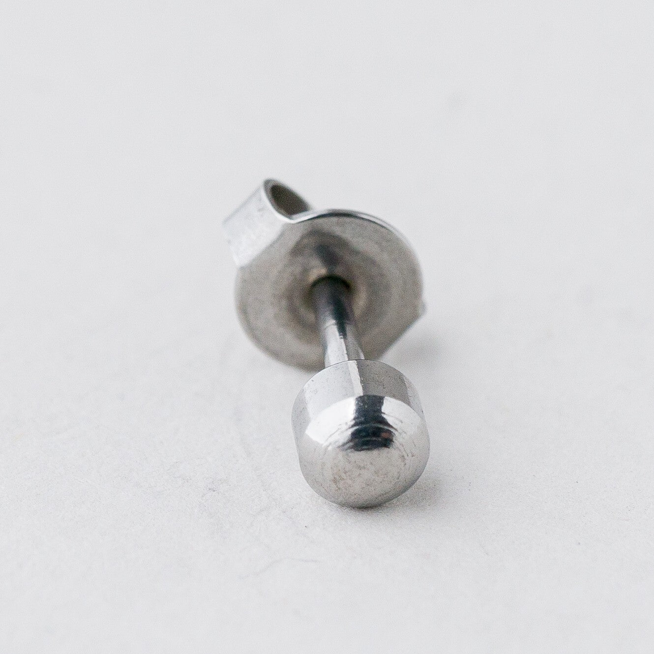 Einzelner Ohrring Ohrstecker Silber Kugel 0,45 g6