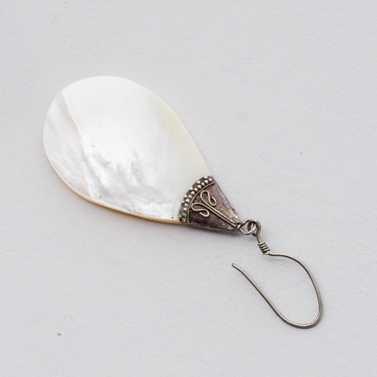 Einzelner Ohrring Hängeohrring Silber Perlmutt 2,76 g1