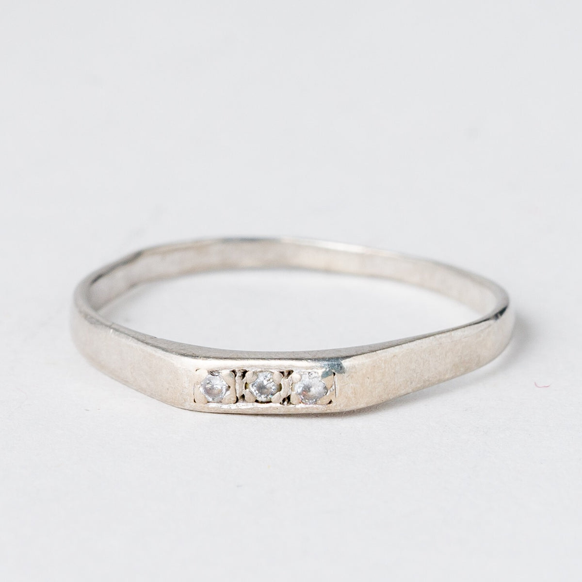 Silber Ring 925 Weiße Steine Größe 56 (17,8 mm Ø) 1,13 g0