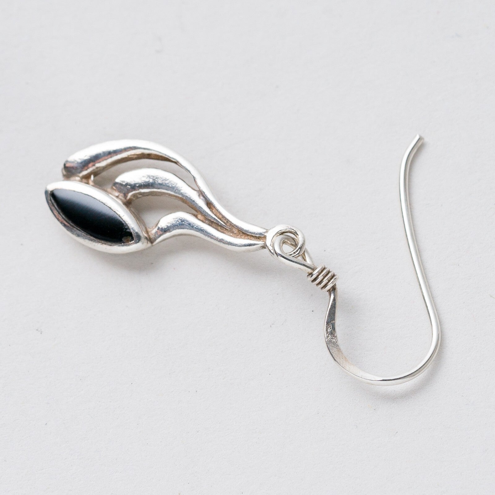 Einzelner Ohrring Hängeohrring Silber Schwarzer Stein 1,4 g1
