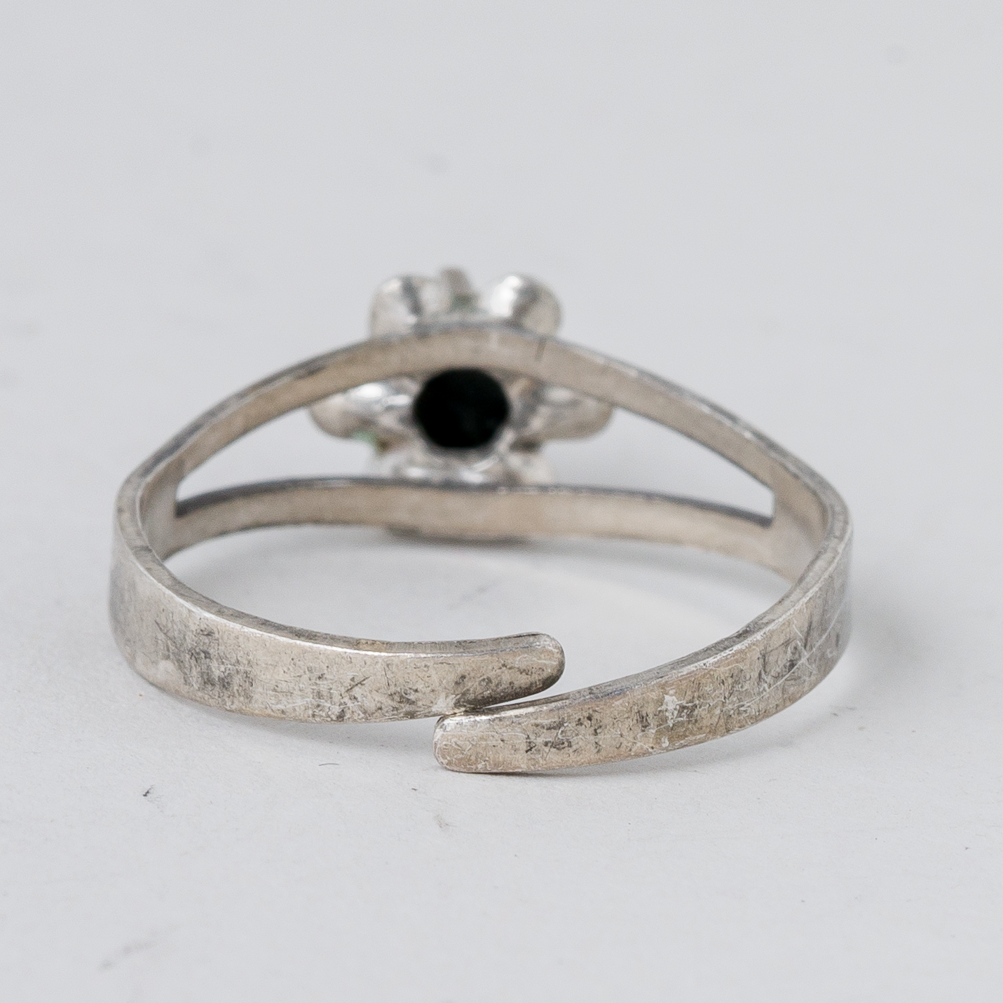 Ring Schwarzer Stein 835er Silber 1,86 g Größe flexibel2