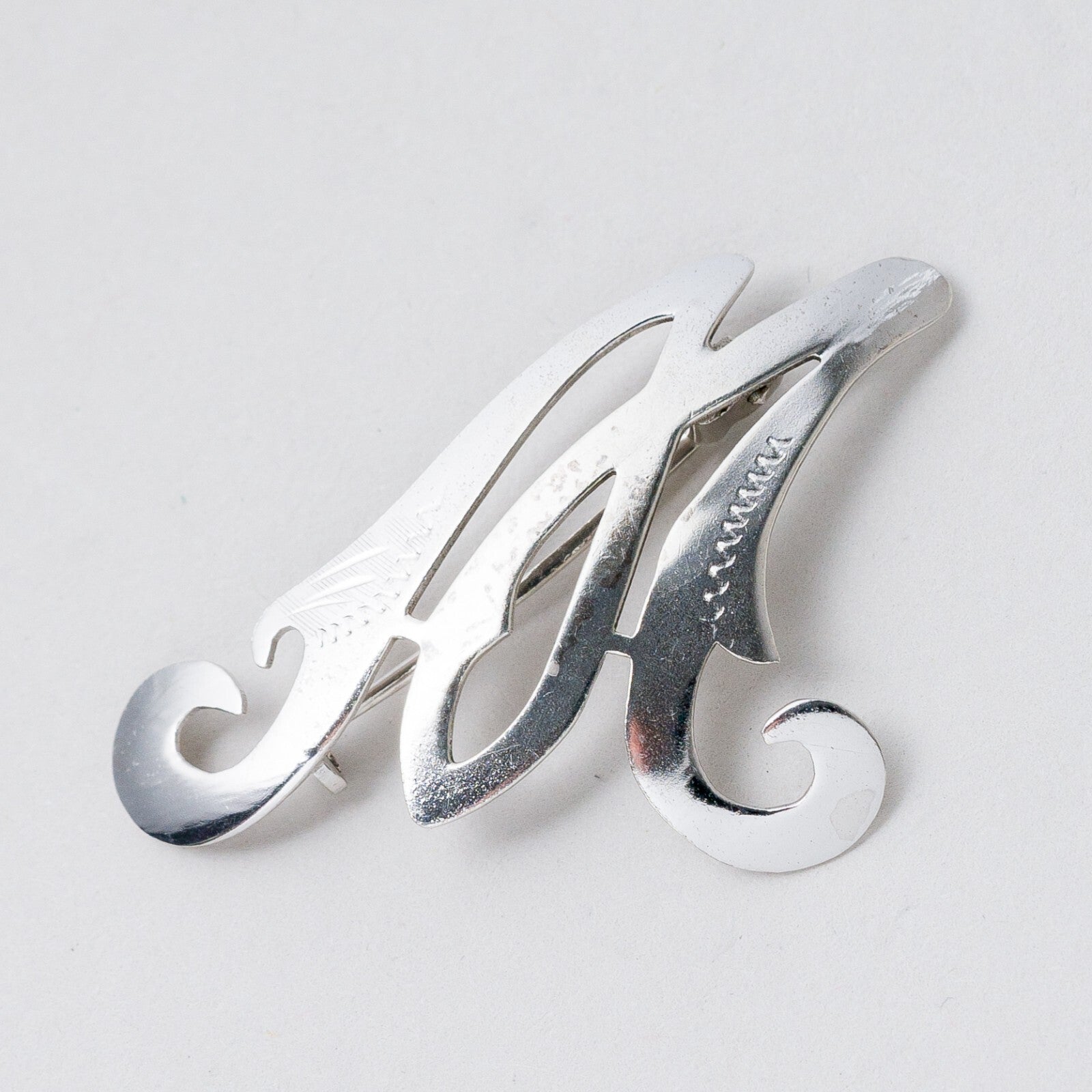 Brosche 835 Silber "M" 2,6 cm 2,13 g0