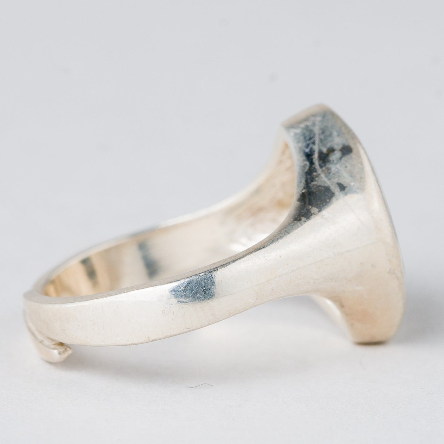 Ring Schwarzer Stein 6,65 g 835er Silber Größe flexibel ca. 572