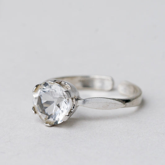 Silber Ring 835 Weißer Stein Größe flexibel ca. 55 2,11 g0