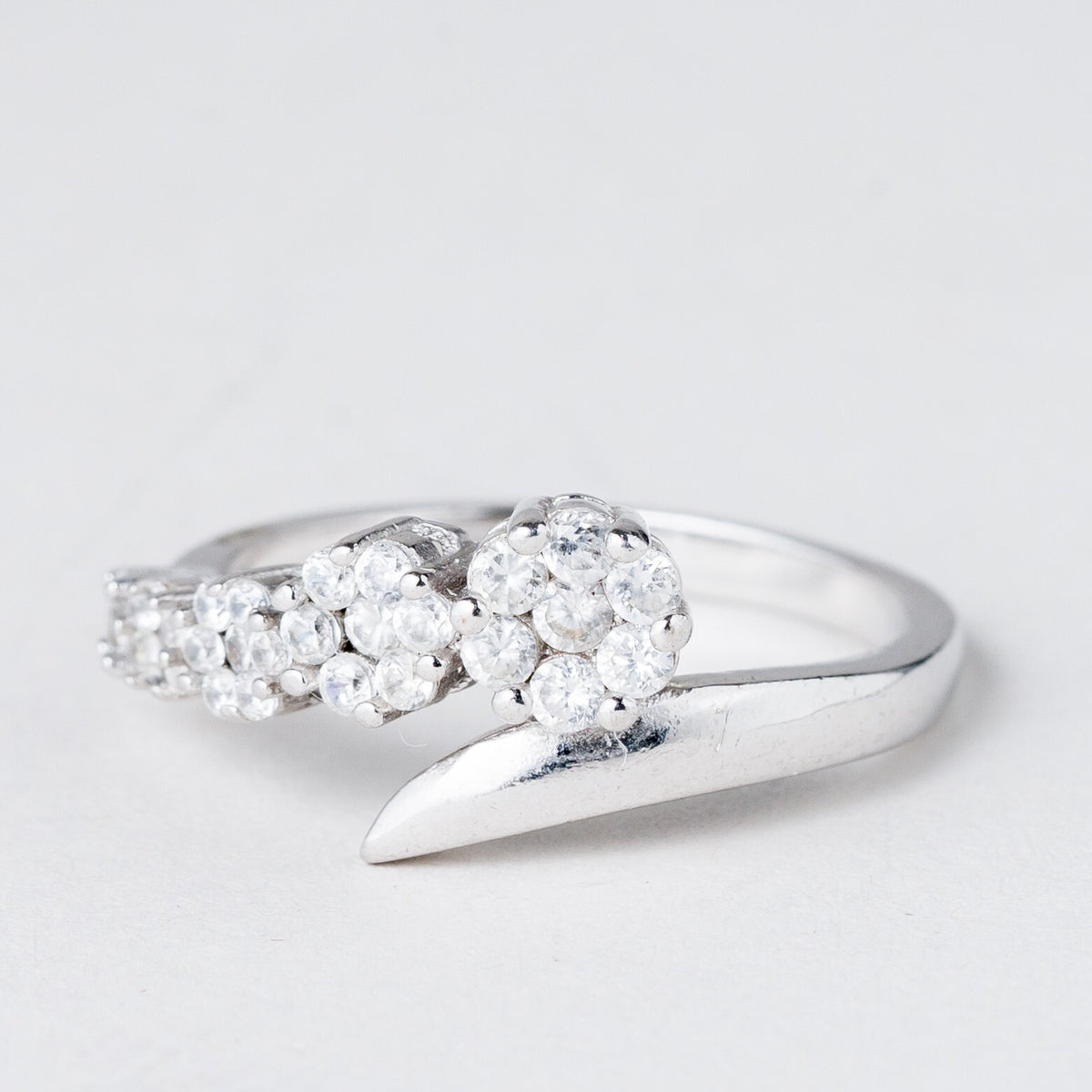 Silber Ring 925 Weiße Steine Größe 52 (16,5 mm Ø) 2,67 g0