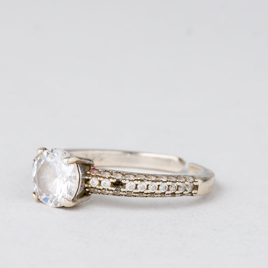 Ring Weiße Steine 1,97 g 925er Silber Größe flexibel ca. 470