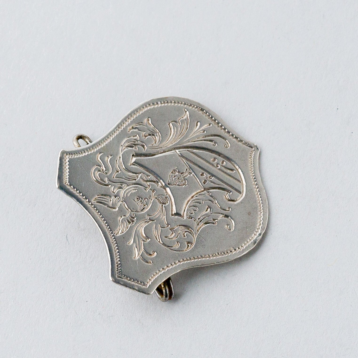 Silber Brosche Spange Wappen "G. K." 4,01 g2