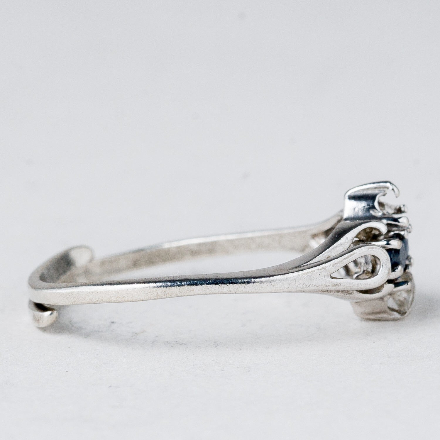 Silber Ring 925 Blaue Steine Größe flexibel ca. 53 1,63 g2