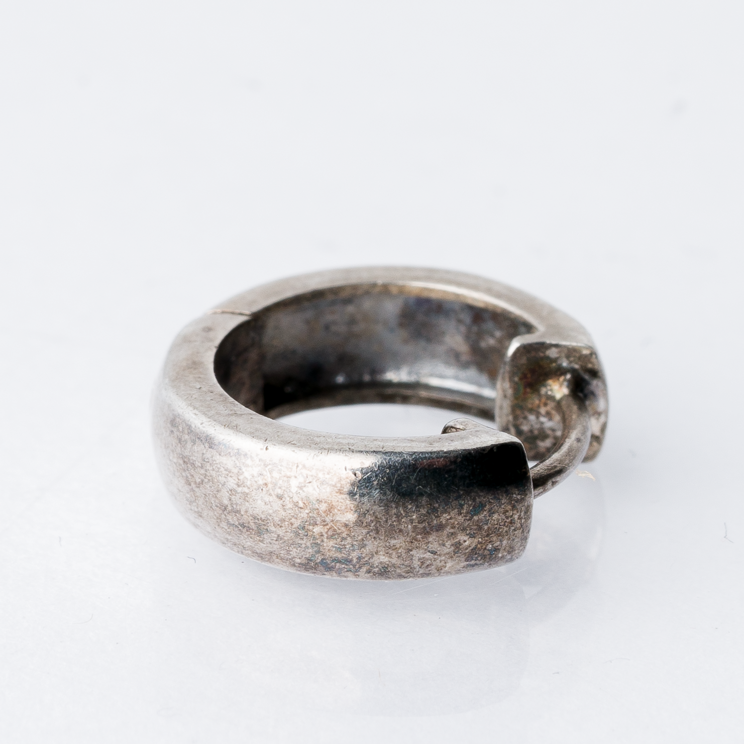 Einzelner Ohrring Huggie 925er Silber 1,27 g2