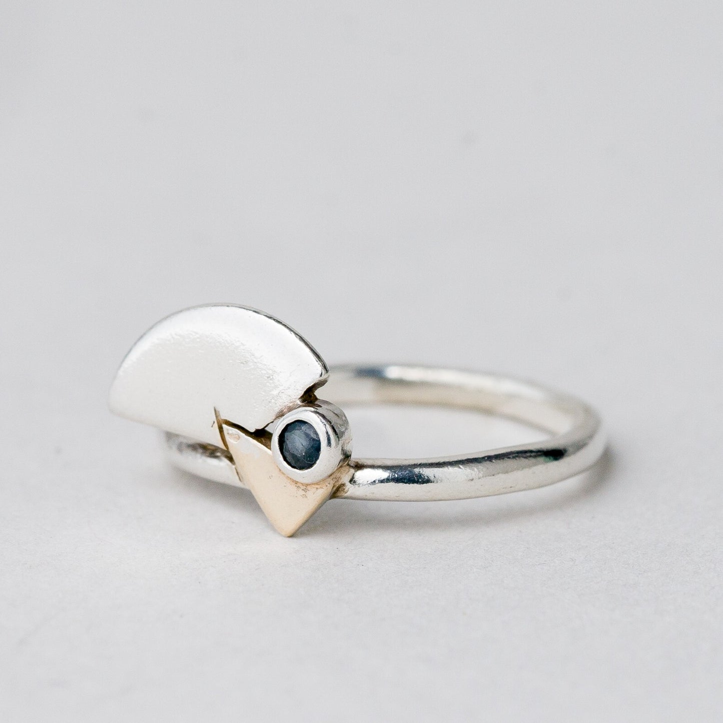 Silber Ring 835 Blauer Stein Größe 49 (15,6 mm Ø) 2,17 g0