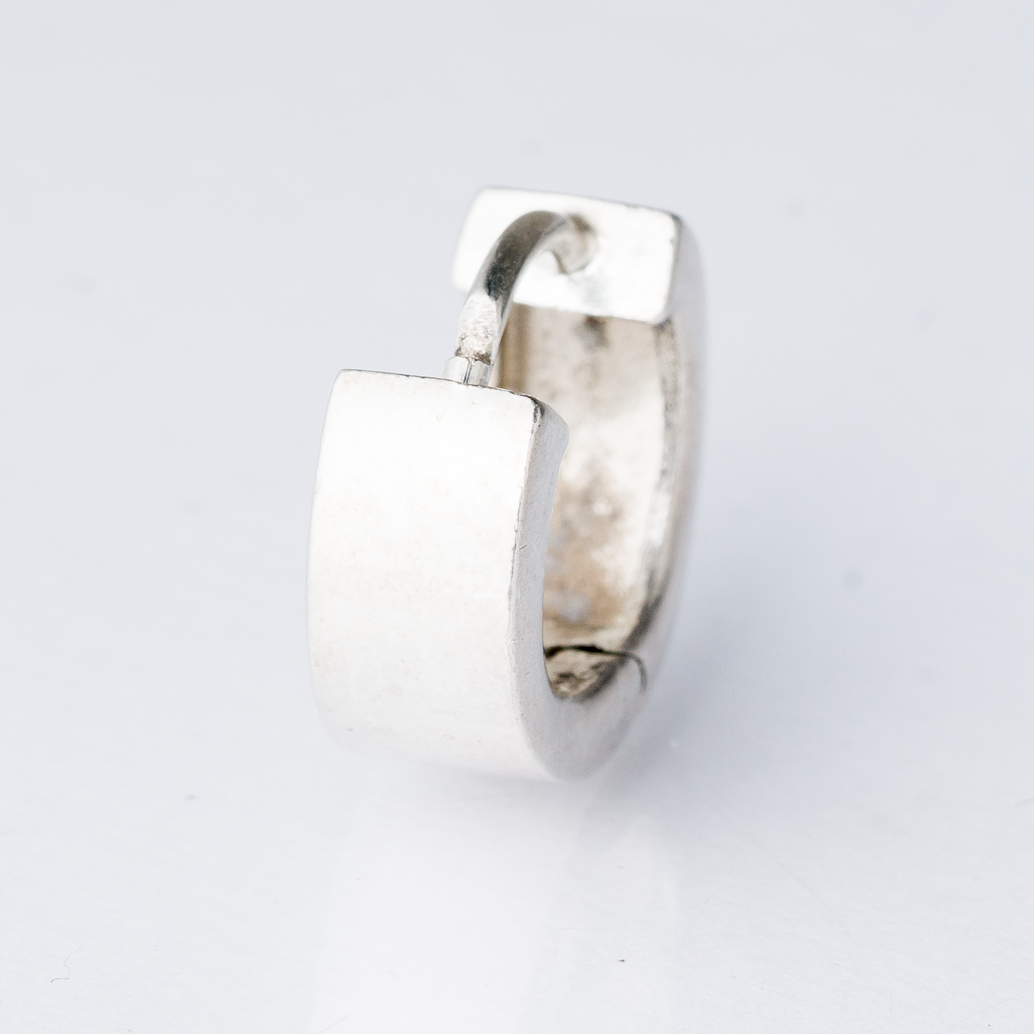 Einzelner Ohrring Huggie Silber 1,62 g2
