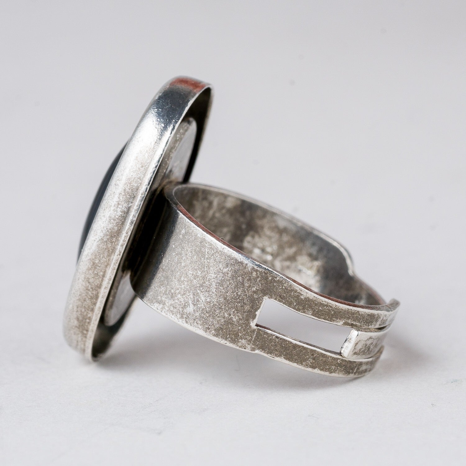 Silber Ring 835 Schwarzer Stein Größe flexibel ca. 53 5,04 g4